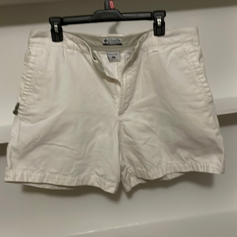 Columbia Off White Women’s Cotton Shorts Size 16, snap button, lined waist